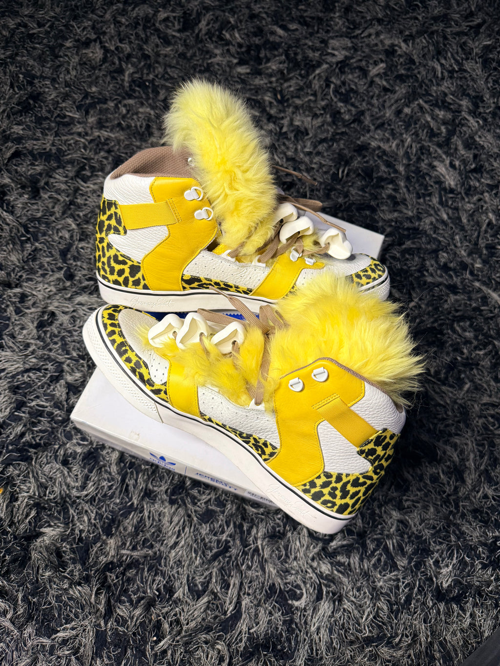 Sz(13) Adidas x Jeremy Scott leopard yellow fur bones