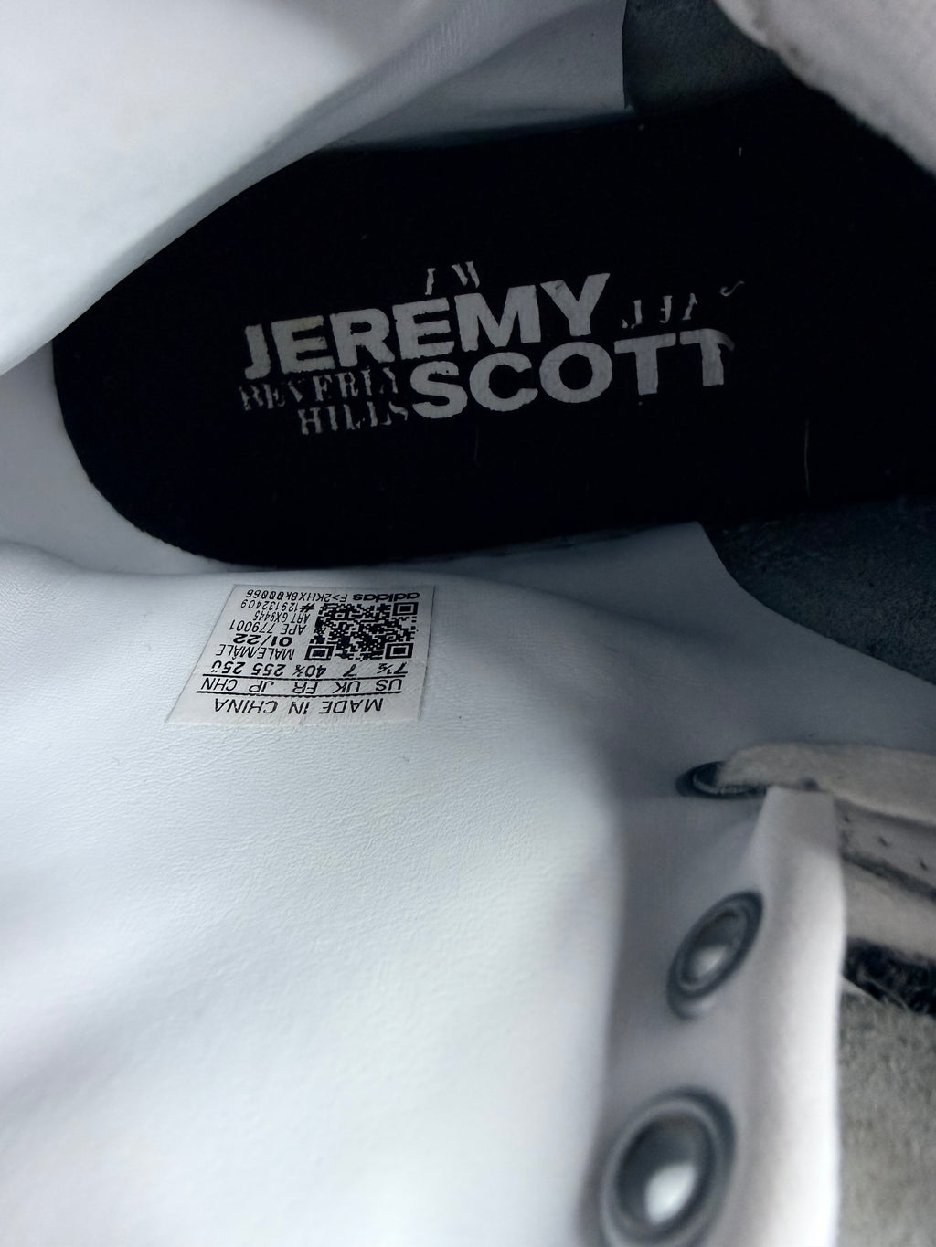 Sz(7.5) Adidas x Jeremy Scott Cloud white 4.0