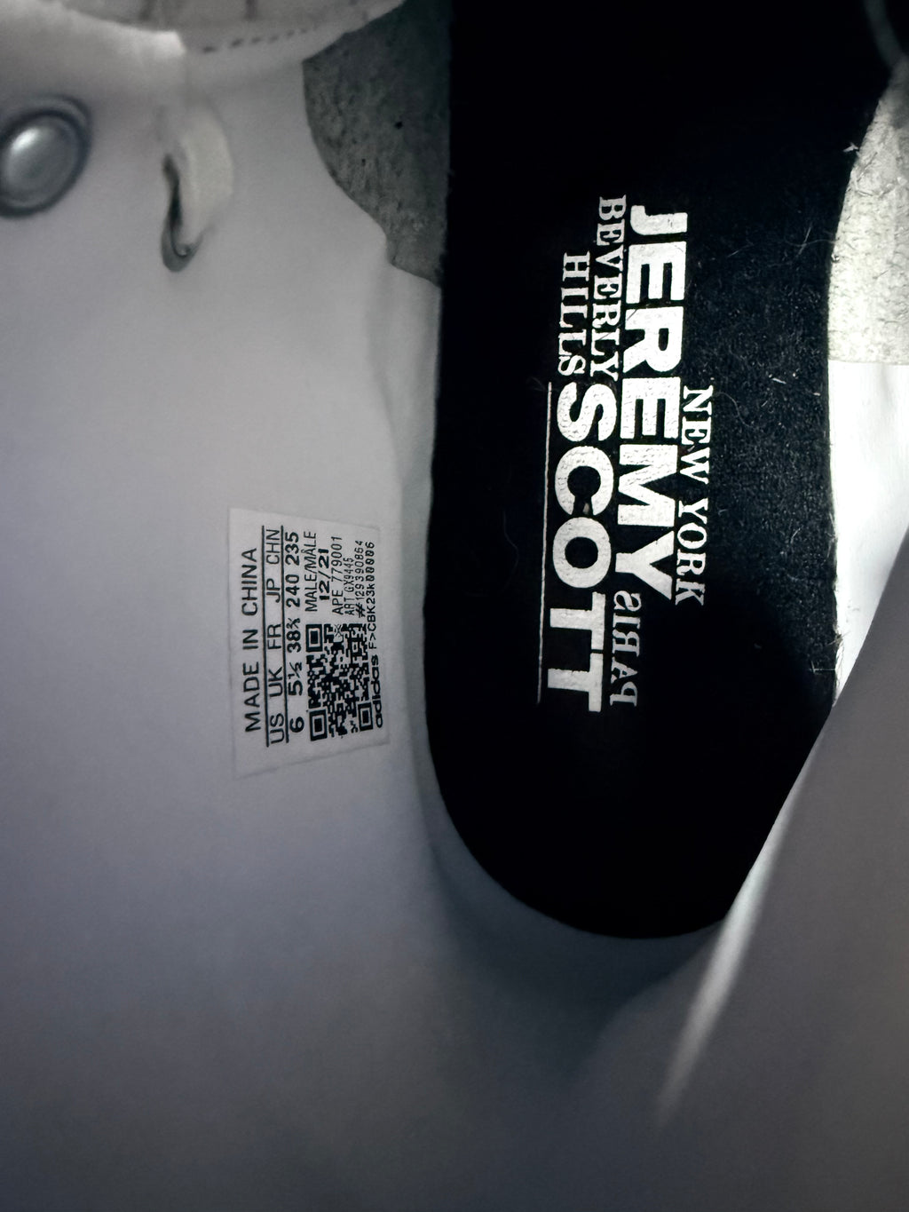 Sz(6) Adidas x Jeremy Scott Cloud white 4.0