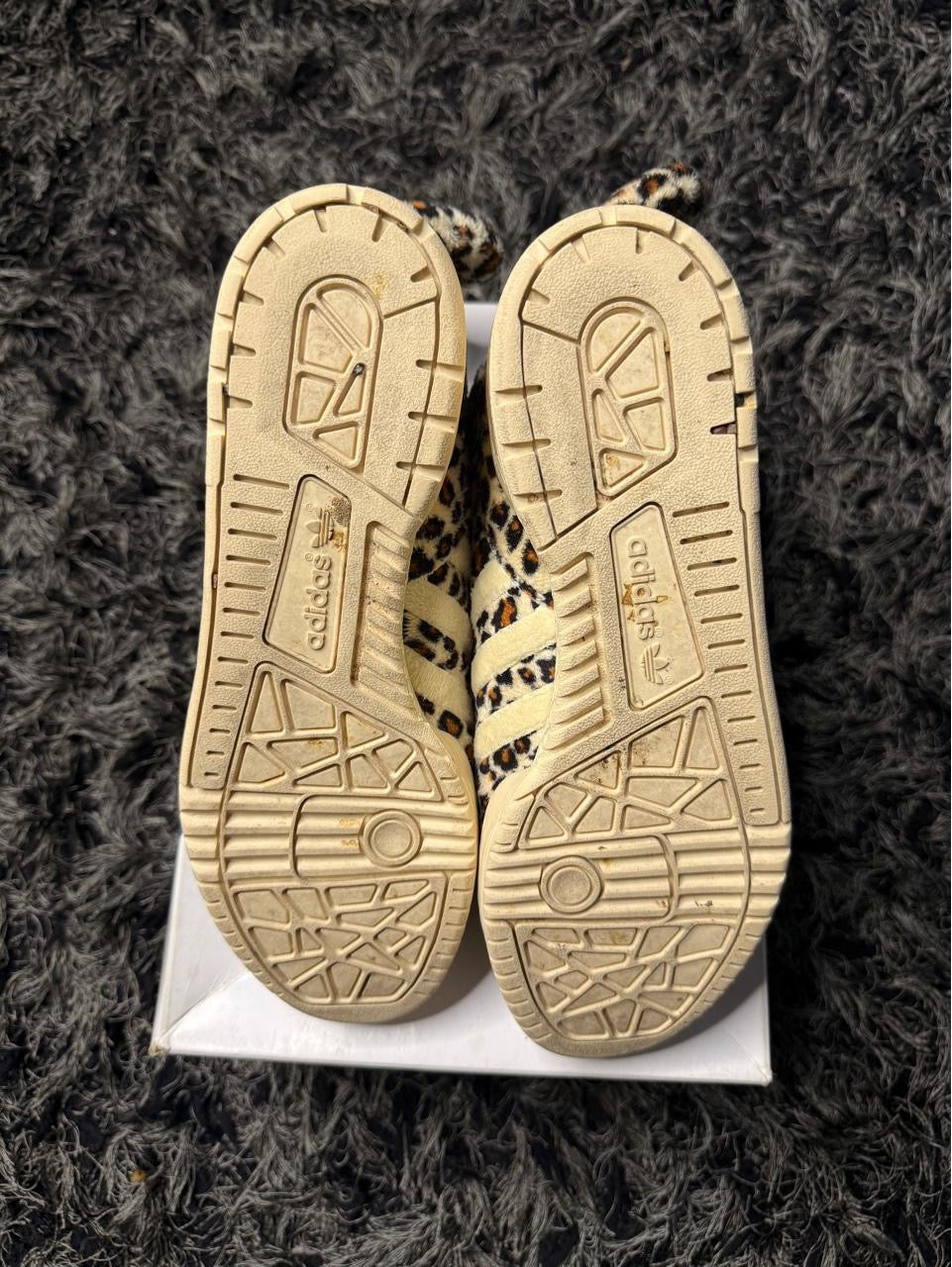 Sz(11) Adidas x Jeremy Scott leopard (Copy)