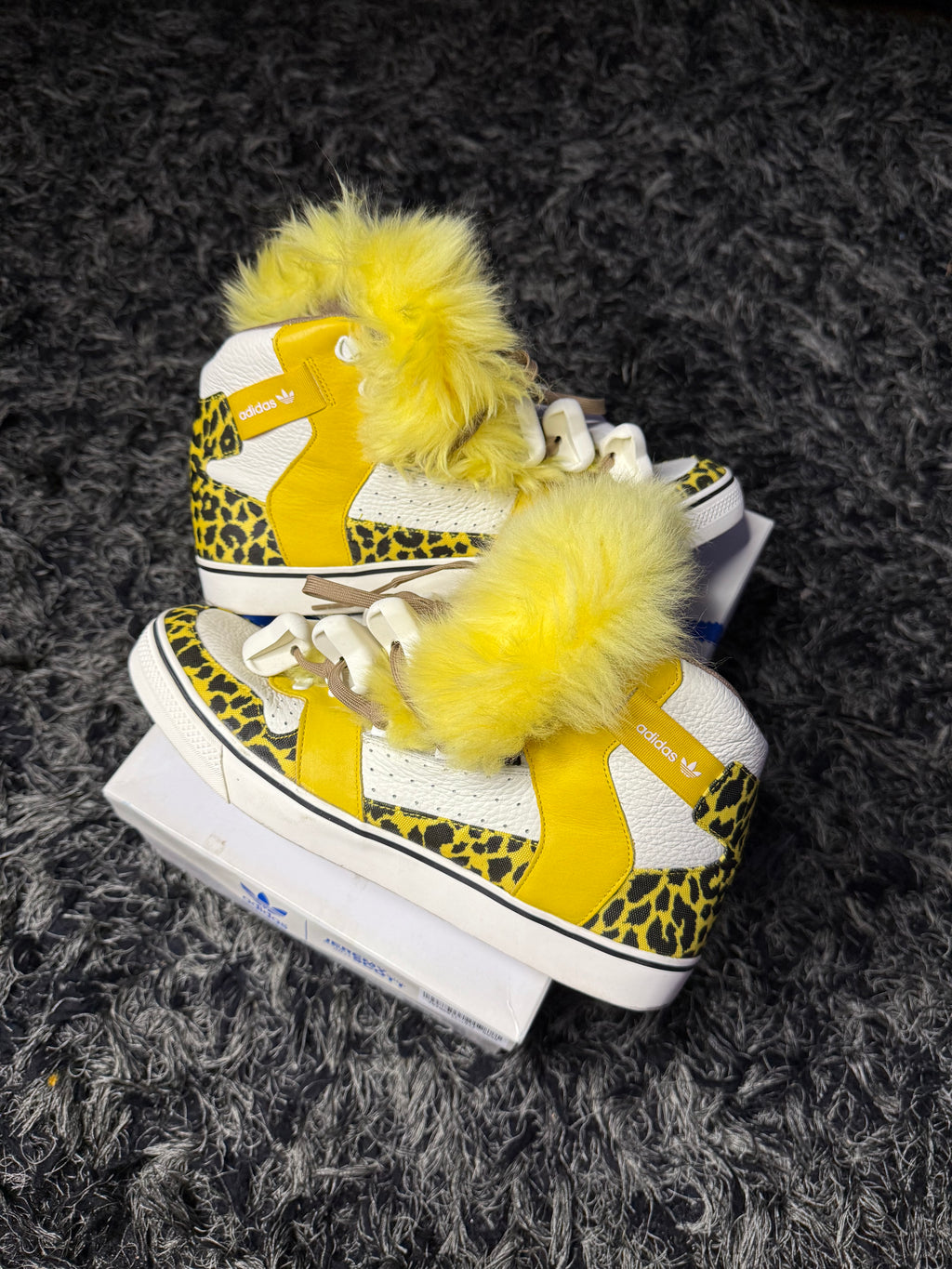 Sz(13) Adidas x Jeremy Scott leopard yellow fur bones