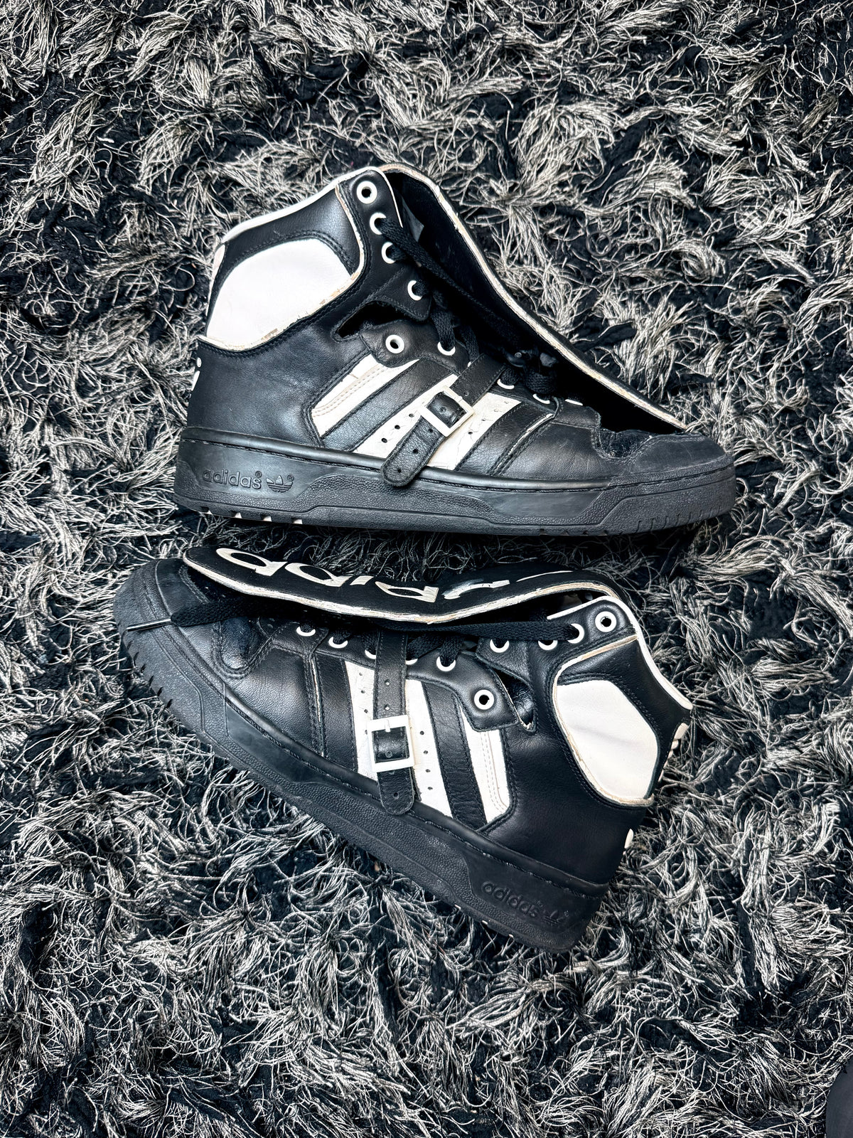 Sz(8.5) Adidas x Jeremy Scott conductor Hi