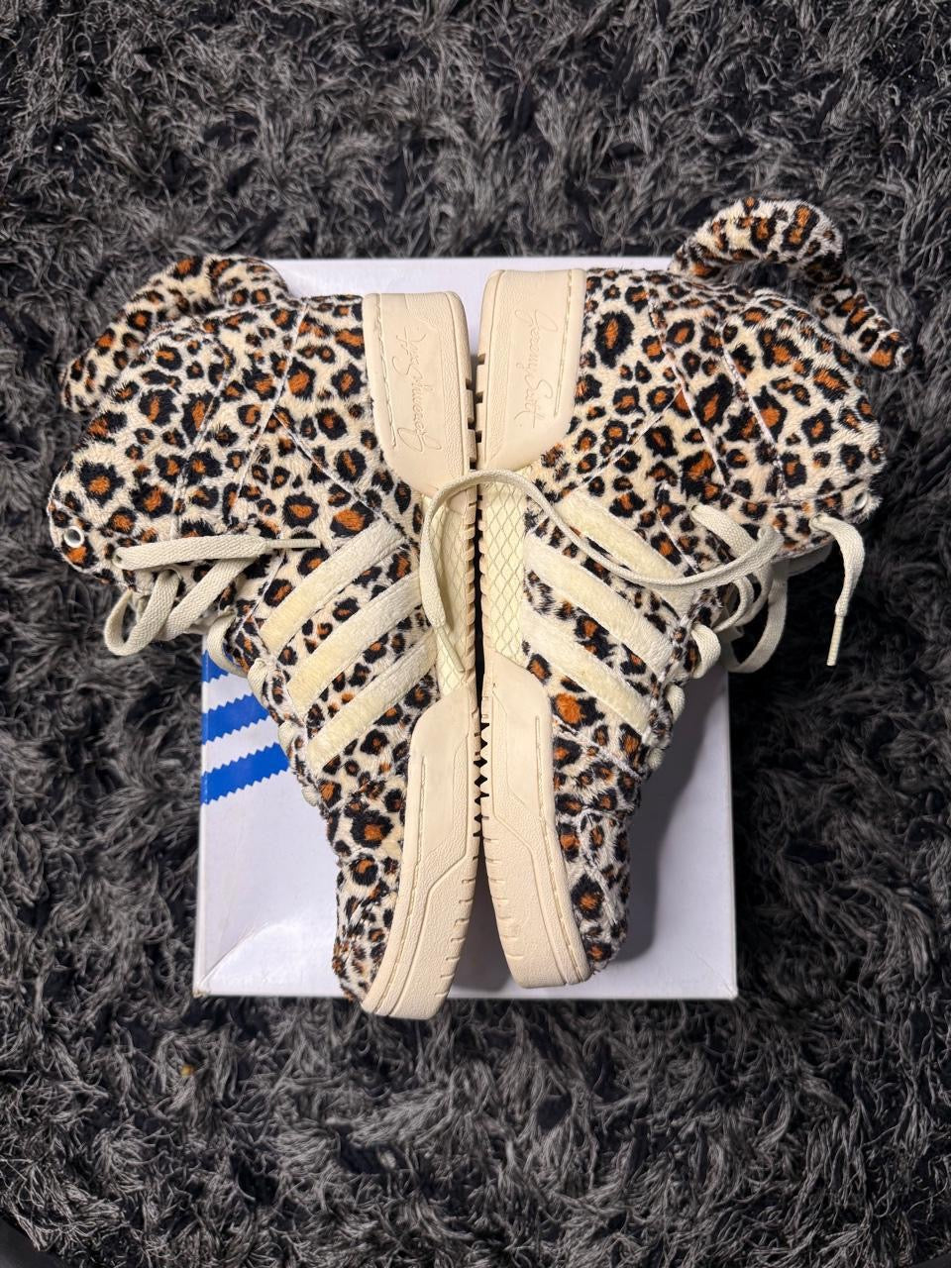 Sz(11) Adidas x Jeremy Scott leopard (Copy)