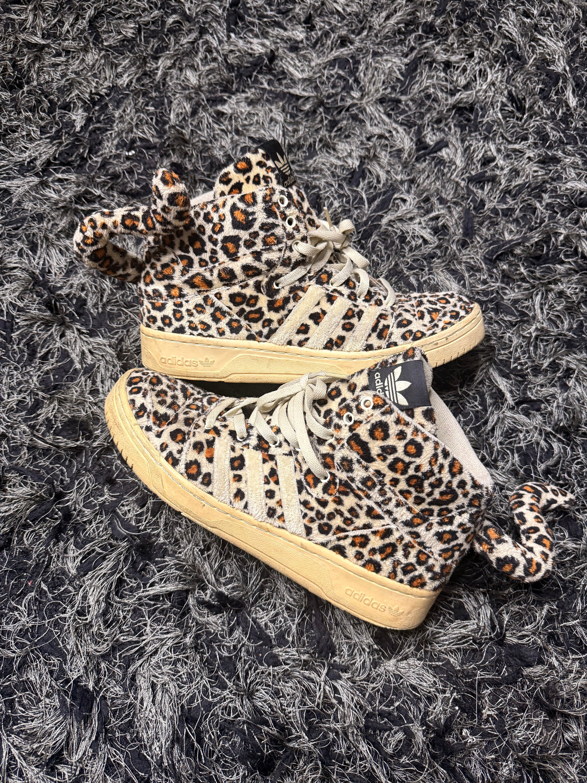 Sz(10) Adidas x Jeremy Scott leopard