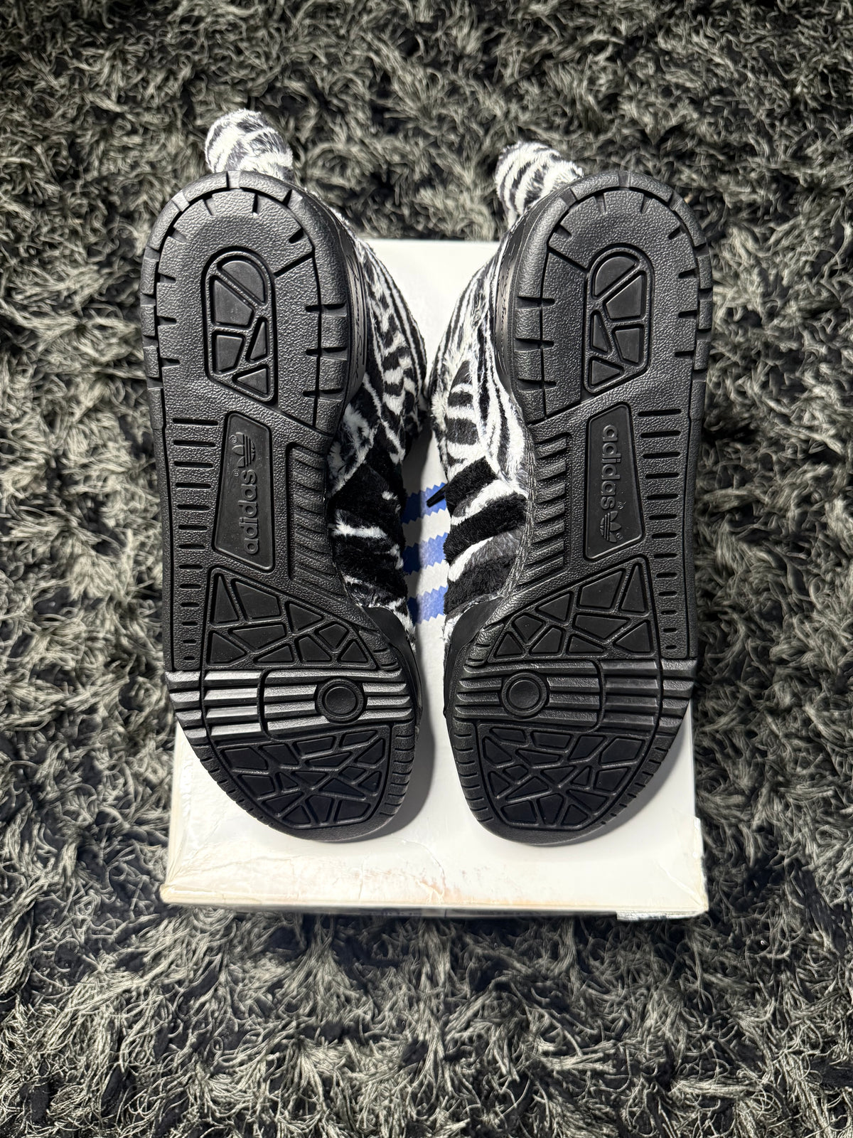 Sz(8) Adidas x Jeremy Scott Zebra “DS”